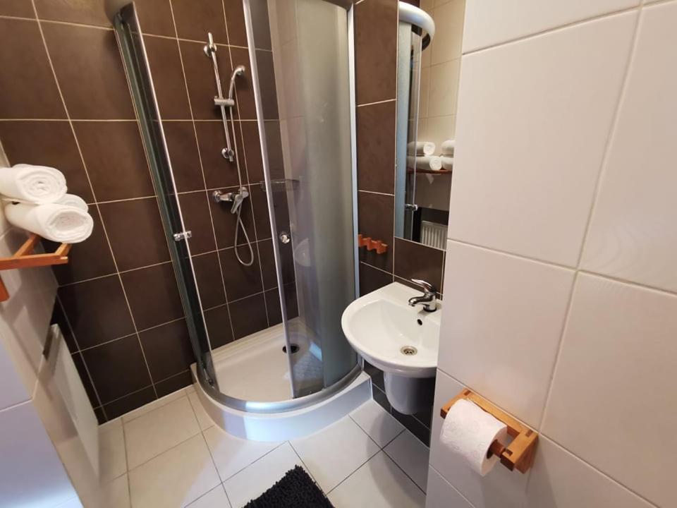Dobry Klimat Uniejow Buitenkant foto