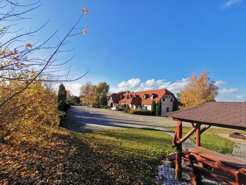Dobry Klimat Uniejow Buitenkant foto